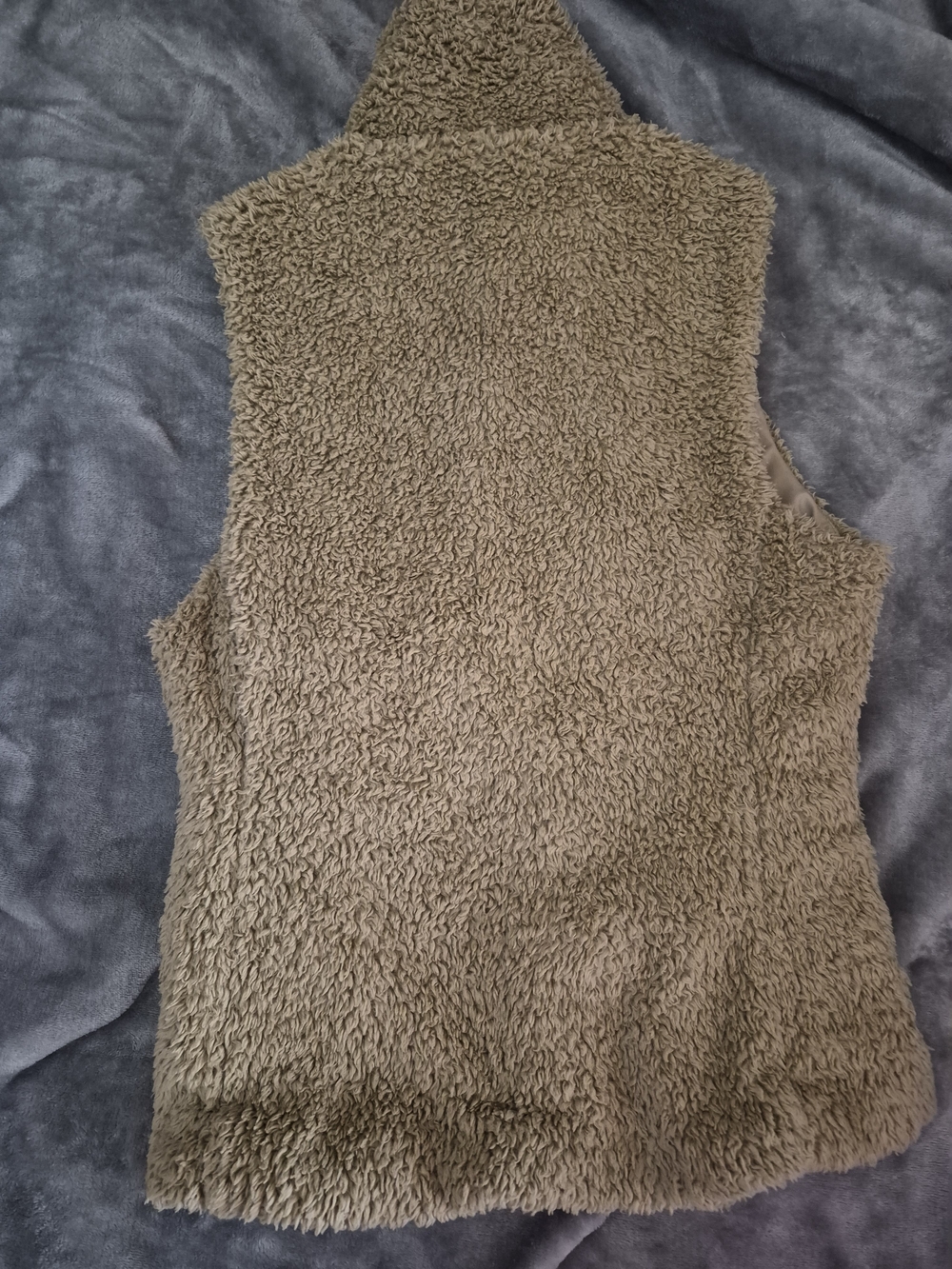 Patagonia Sherpa Fleece Vest in Light Beige - Picture 6 of 6